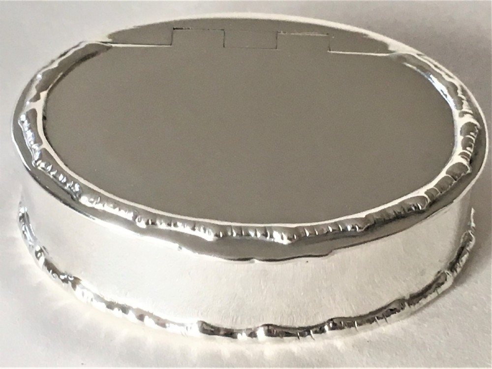 A handsome silver snuff box of superior quality
