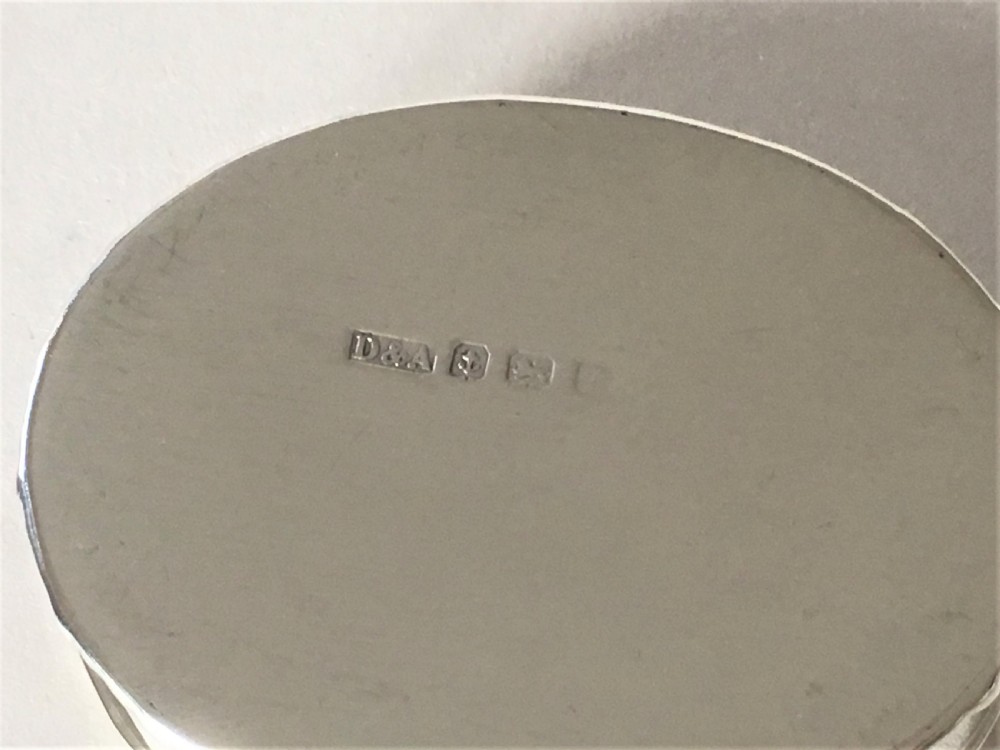 A handsome silver snuff box of superior quality View V