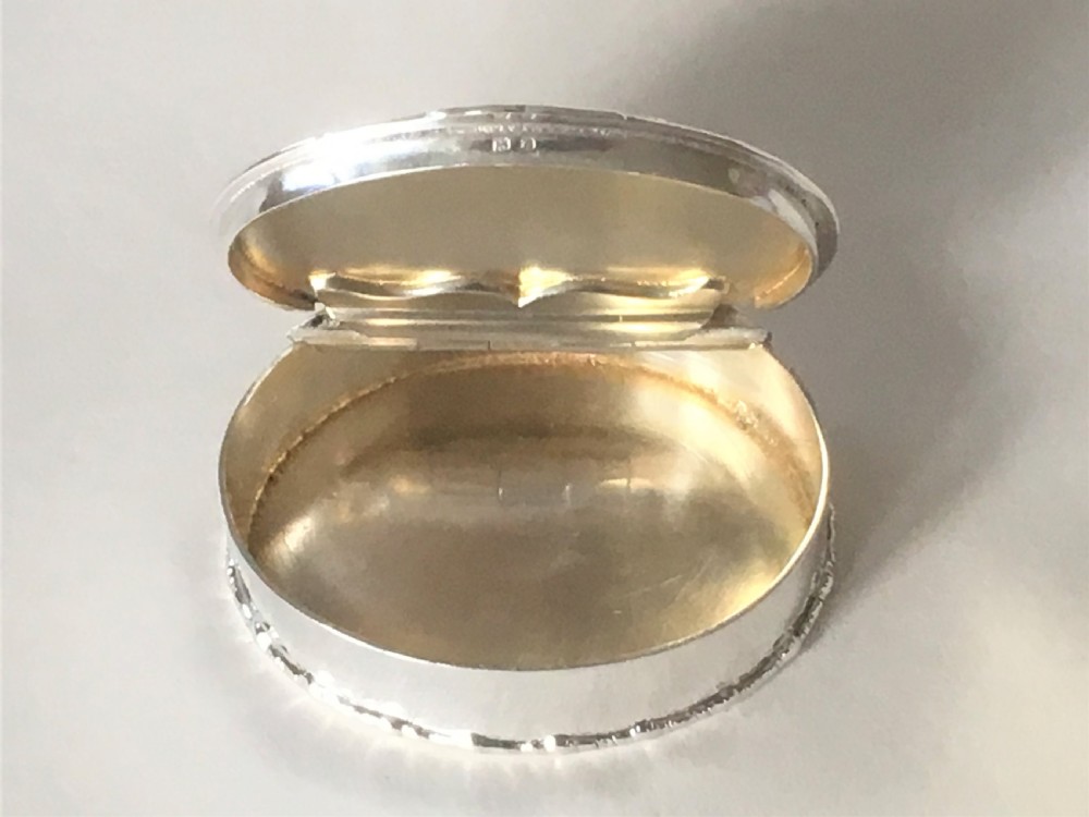 A handsome silver snuff box of superior quality View VII