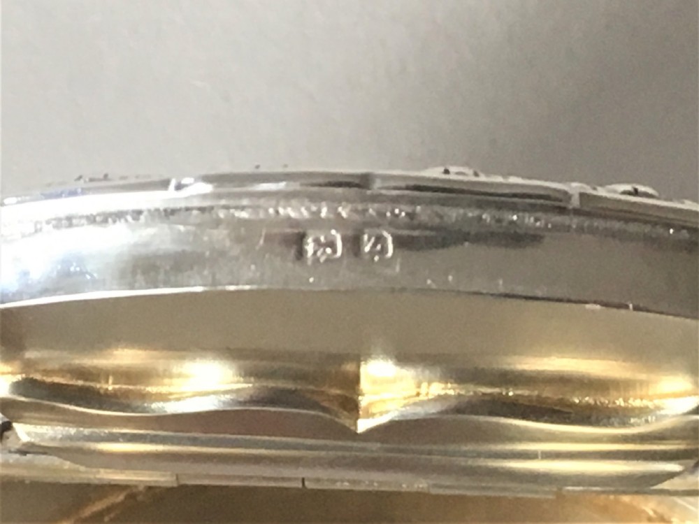 A handsome silver snuff box of superior quality View VIII