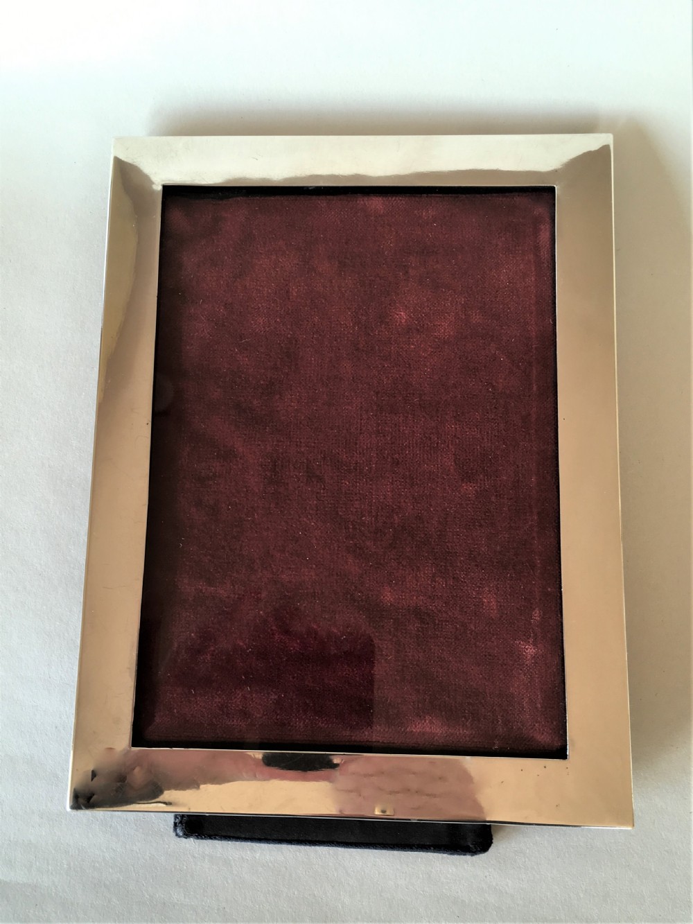 A handsome Edwardian silver photo frame View VI