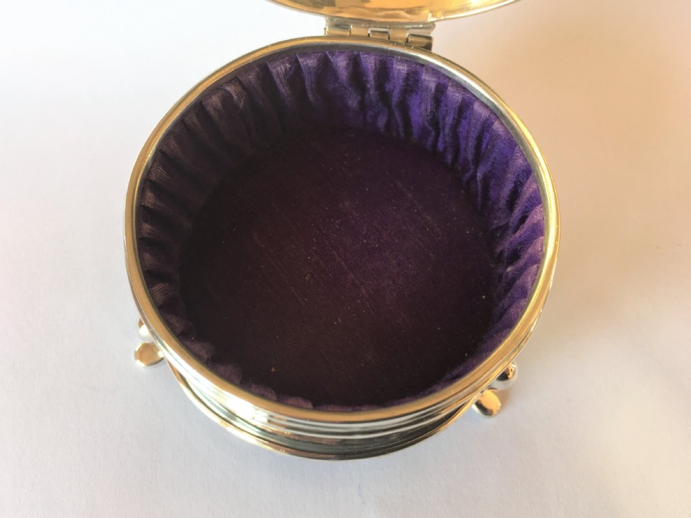A stylish George V silver trinket box View III