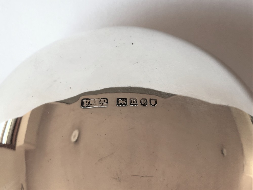 A stylish George V silver trinket box View V