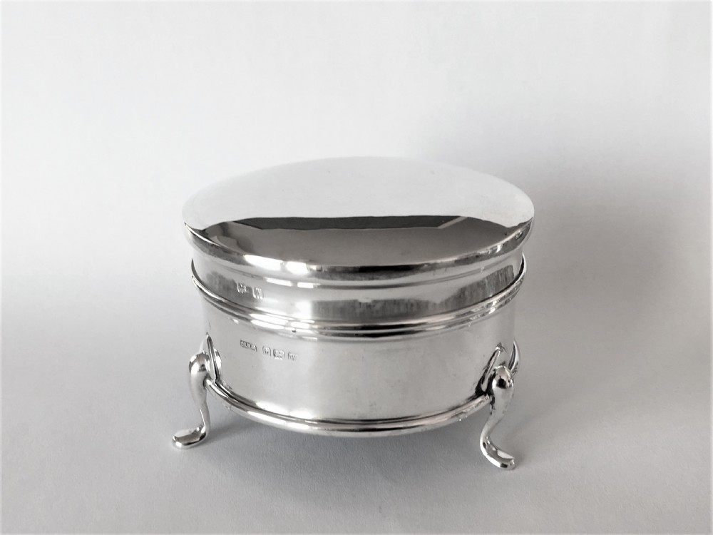 A stylish George V silver trinket box