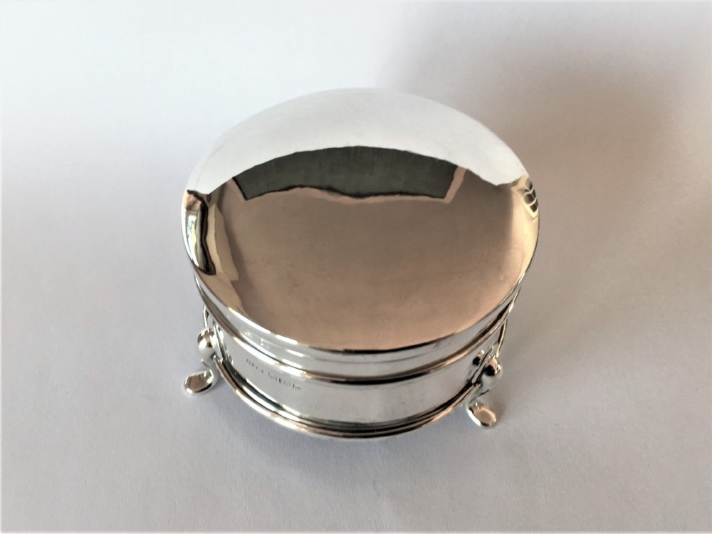 A stylish George V silver trinket box View II