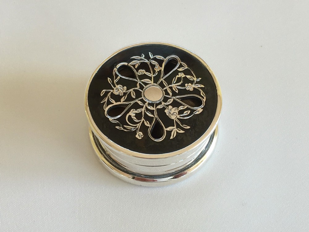A gorgeous silver & tortoiseshell pot pouree box View II
