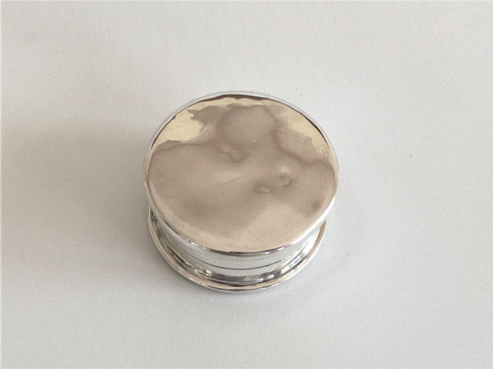 A gorgeous silver & tortoiseshell pot pouree box View V