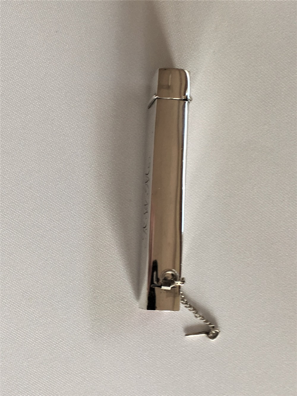 A rare Edwardian silver vesta/sealing wax combo View II