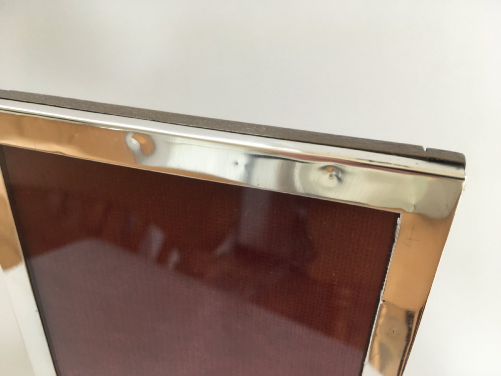 A simple and stylish silver photo frame View IV