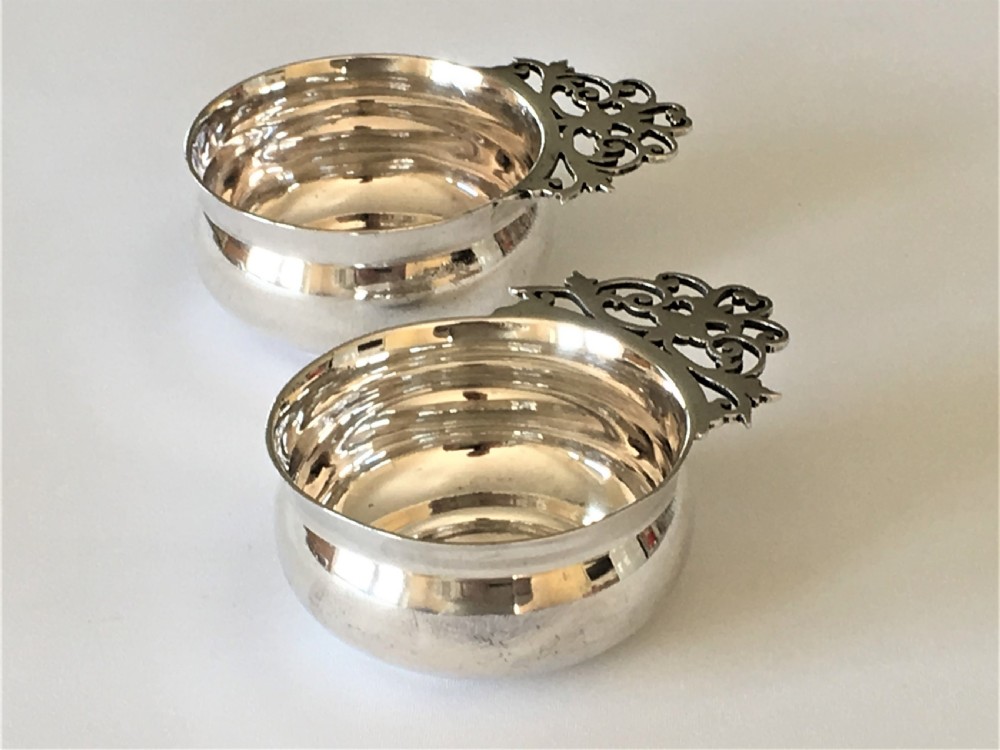 A pair of small silver Whisky tasters View IV