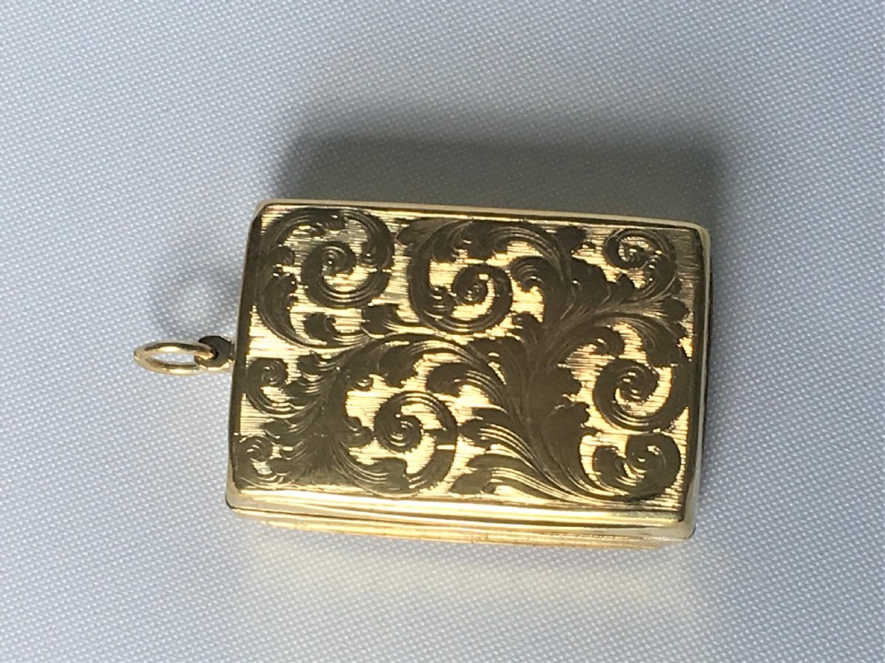 A fabulous early Victorian silver gilt vinaigrette View IV