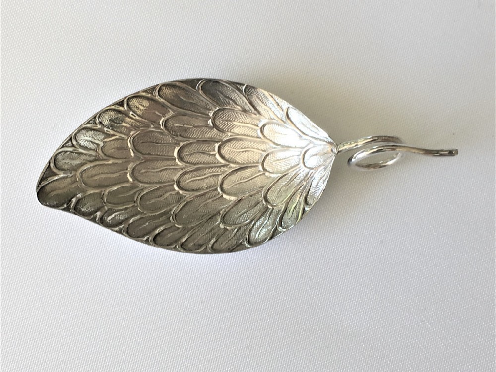 A gorgeous Georgian silver 'leaf' caddy spoon View II