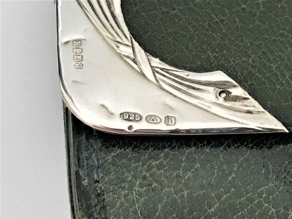 An Art Nouveau Edwardian silver mounted purse View III