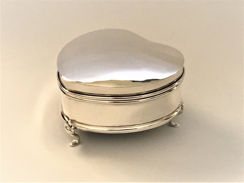 A Chester silver heart shaped trinket box