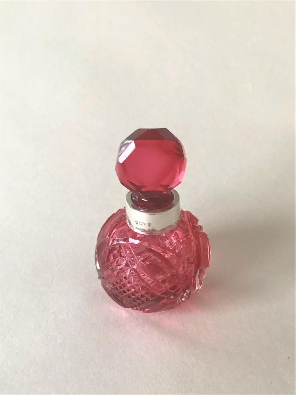 A lovely Edwardian silver & cranberry glass scent bottle