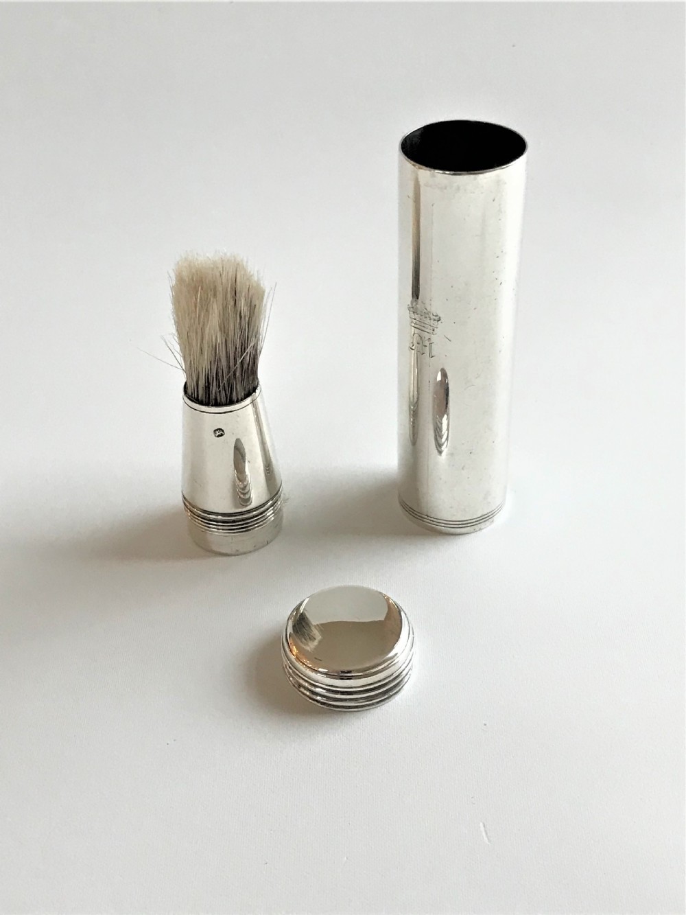 A handsome William IV silver travelling shaving brush