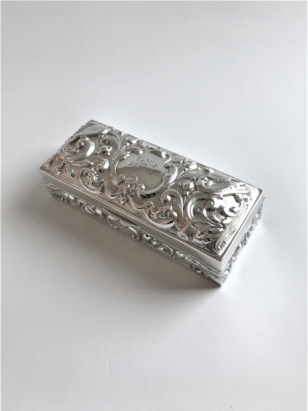 A superb William Comyns silver ring box