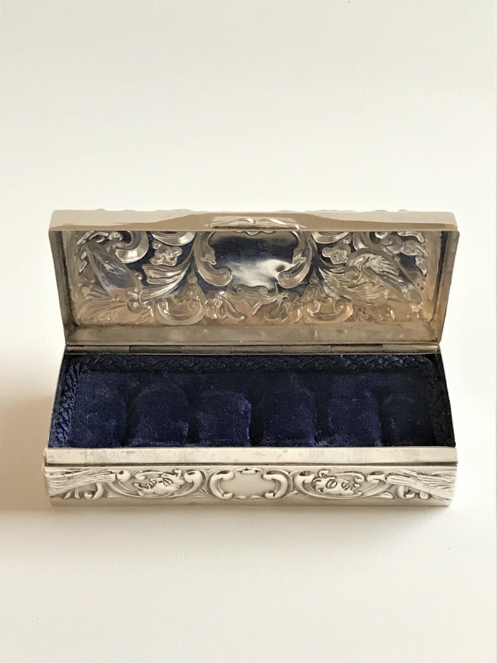 A superb William Comyns silver ring box View IV