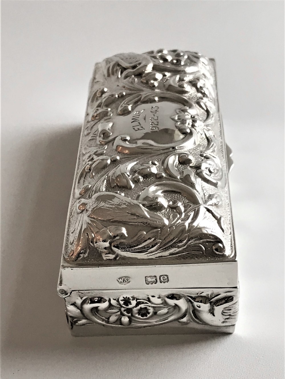 A superb William Comyns silver ring box View V