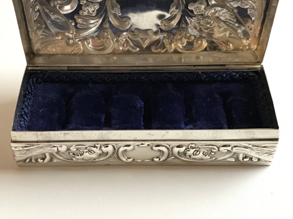 A superb William Comyns silver ring box View VI