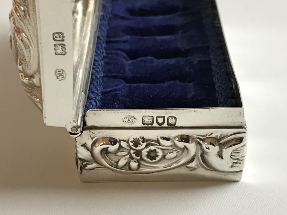 A superb William Comyns silver ring box View VII
