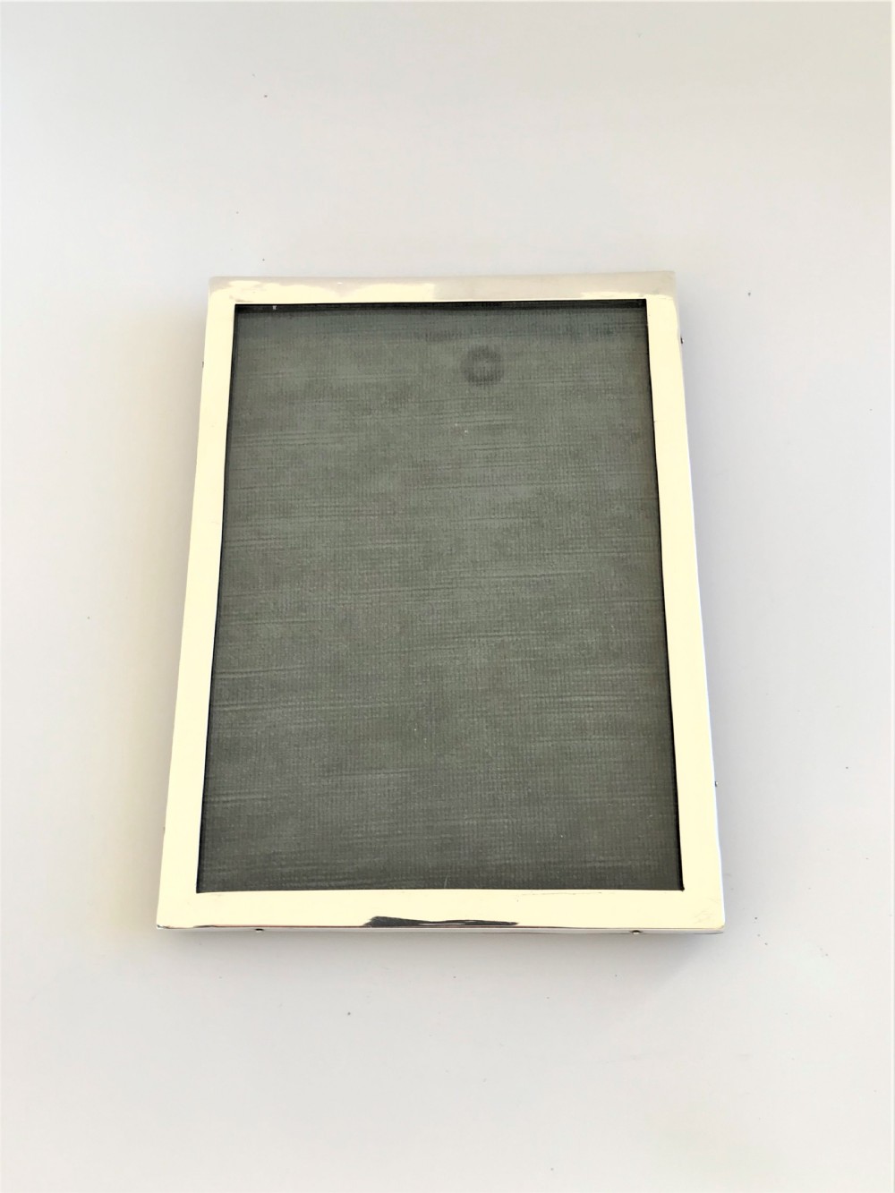 An elegant George V silver photo frame View II