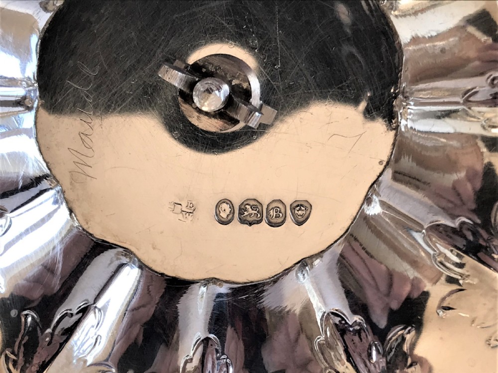 An outstanding William IV silver lidded butter dish View X