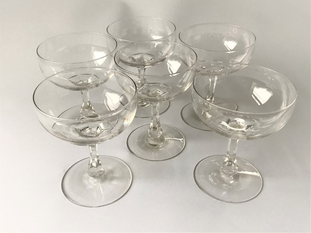 A set of 6 stylish Victorian cut glass champagne bowls