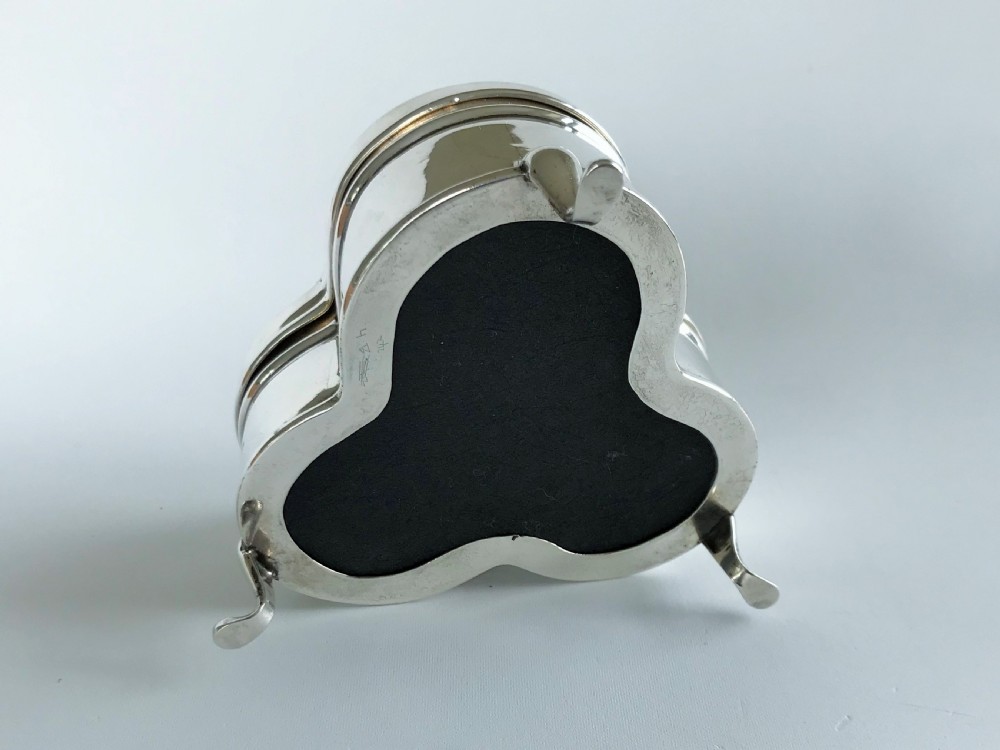 A delightful silver trefoil trinket box View V