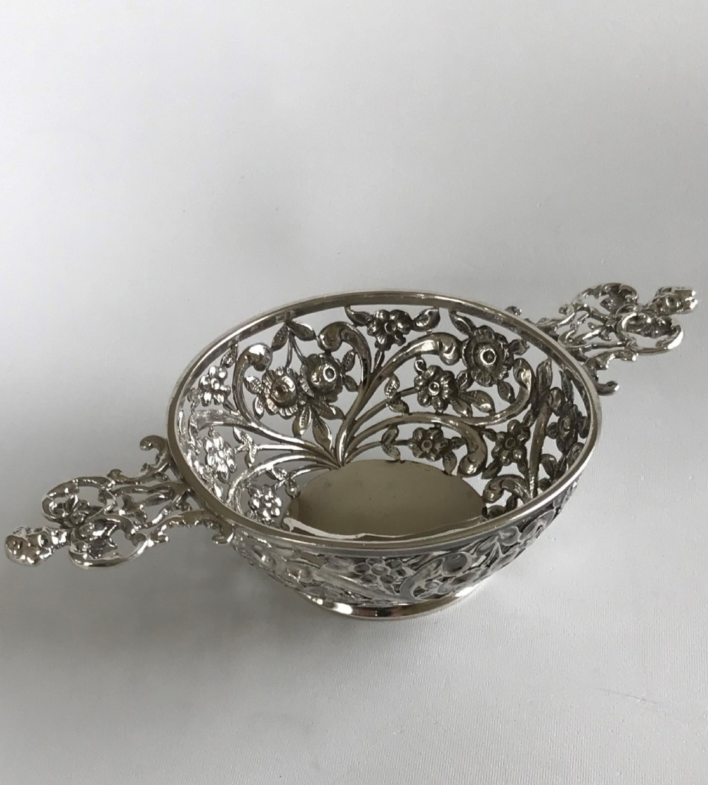  A gorgeous Victorian silver pierced trinket dish
