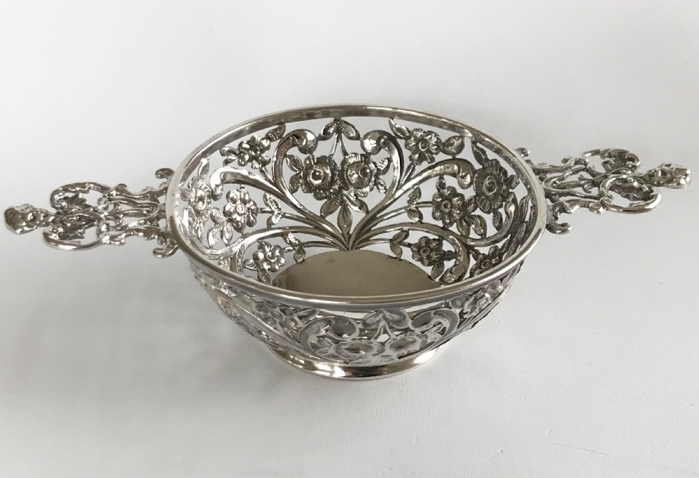  A gorgeous Victorian silver pierced trinket dish View II