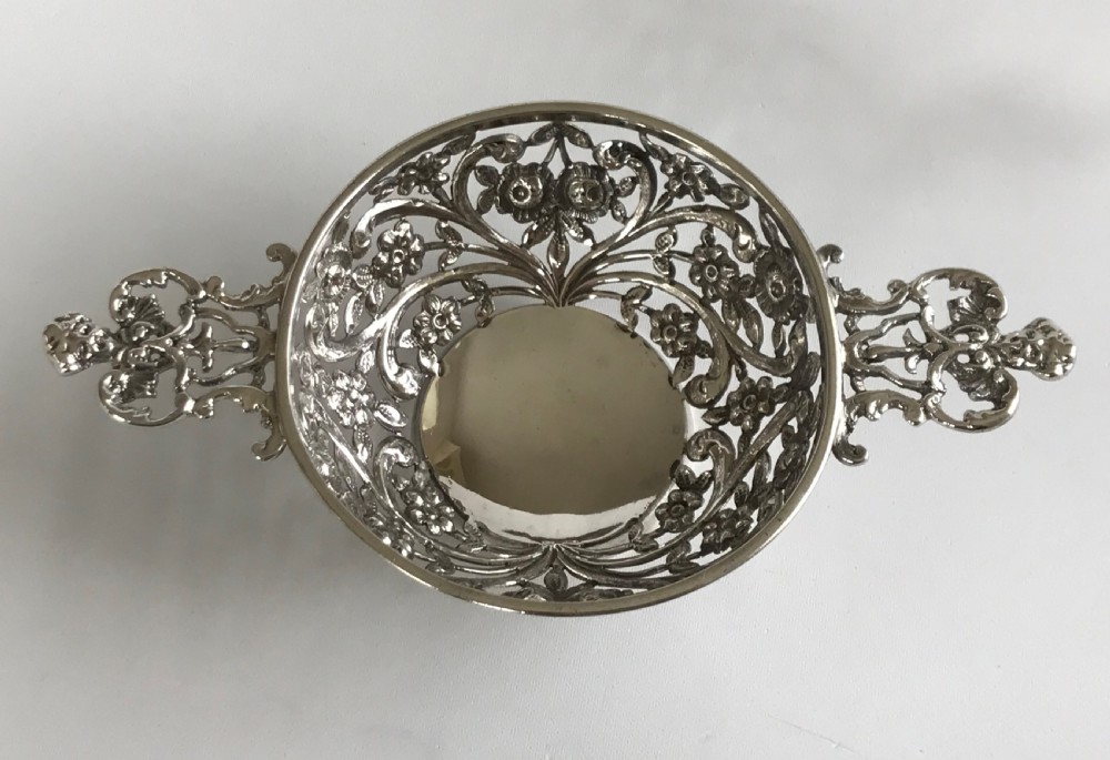  A gorgeous Victorian silver pierced trinket dish View III