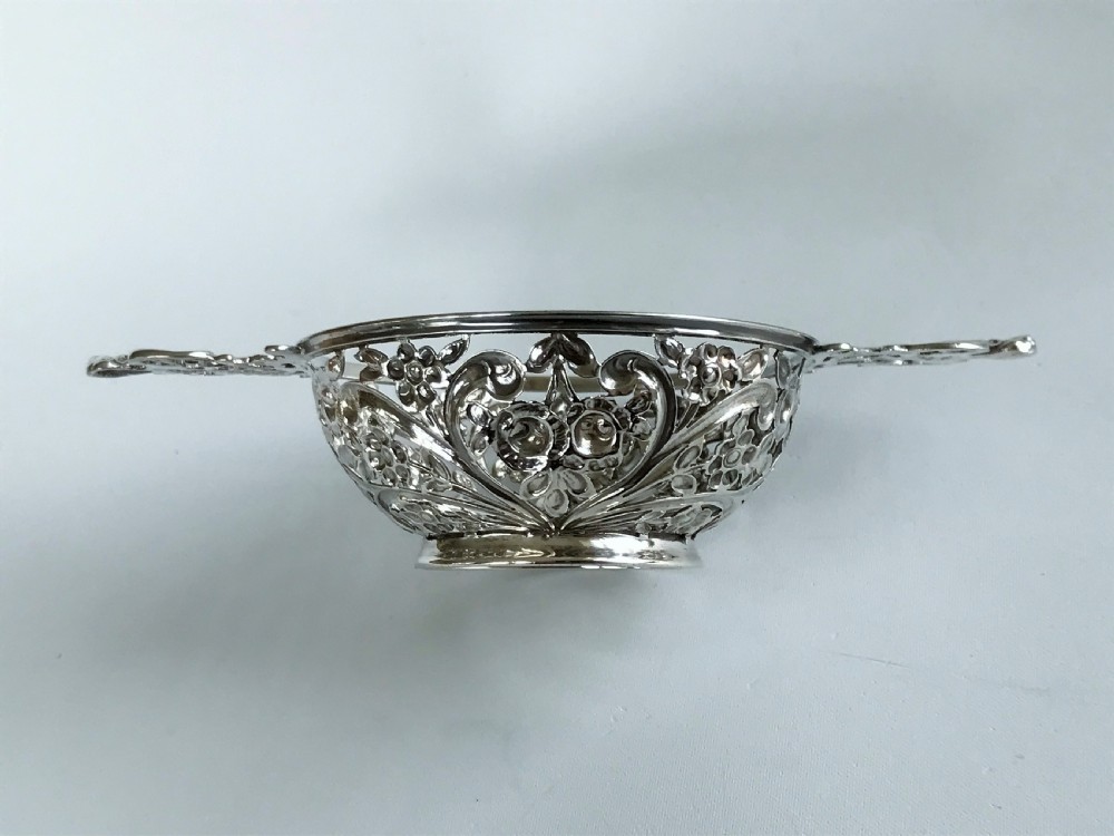  A gorgeous Victorian silver pierced trinket dish View IV