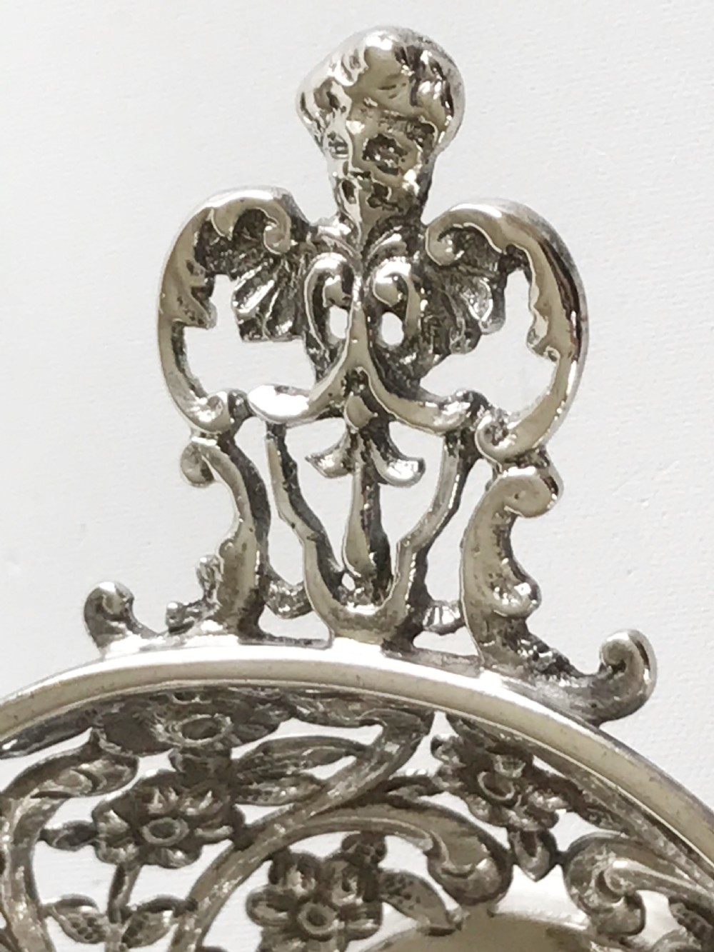  A gorgeous Victorian silver pierced trinket dish View VI