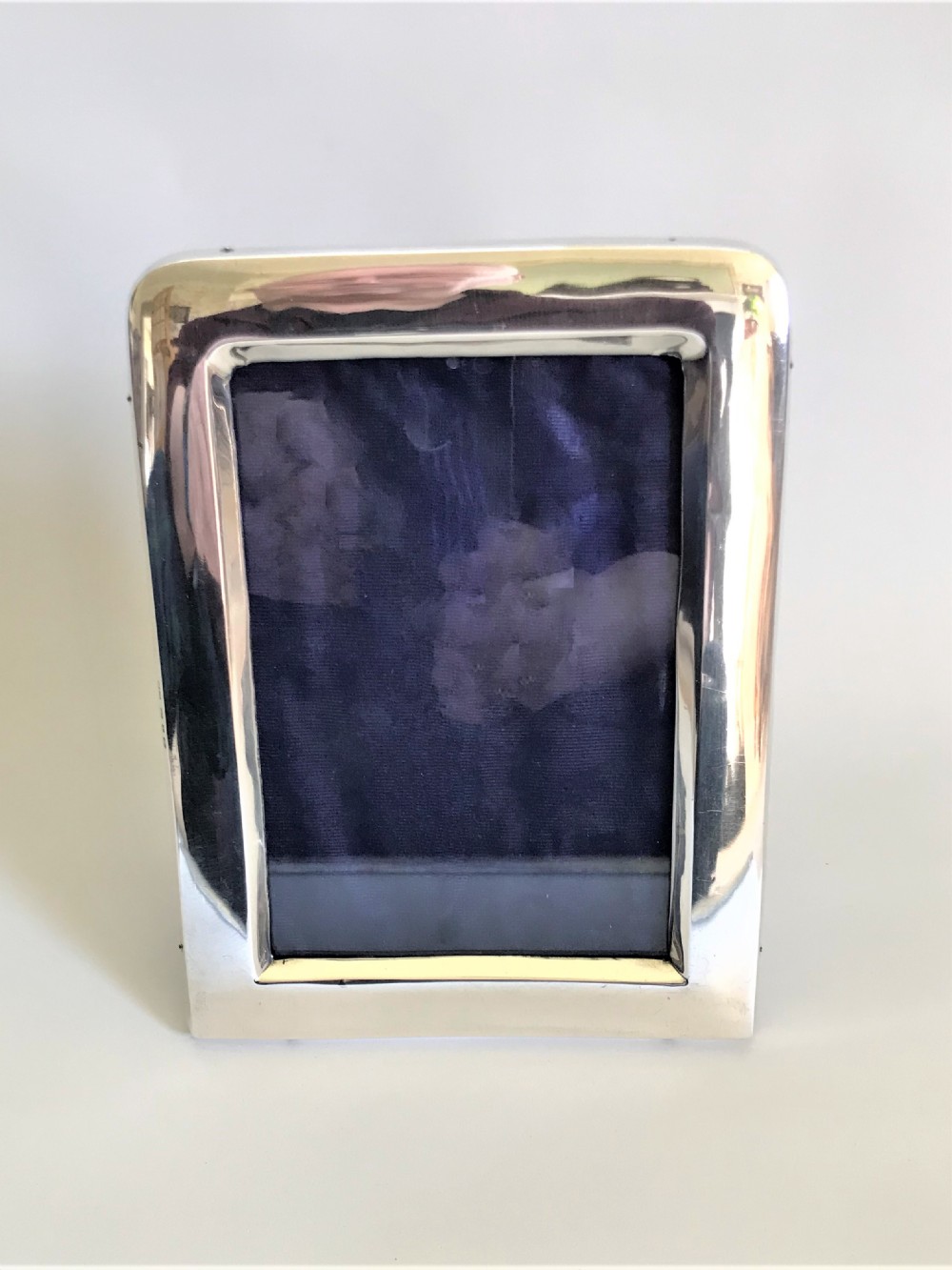 A stylish Victorian silver photo frame View II
