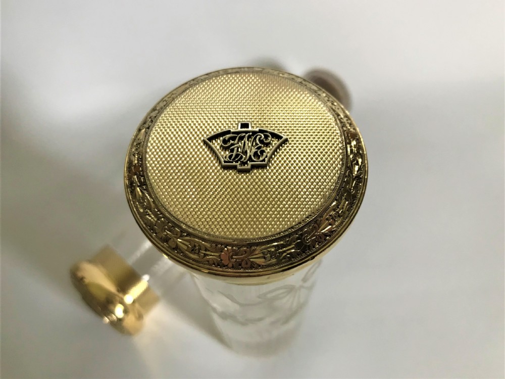 A fabulous pair of silver gilt dressing table jars View IV