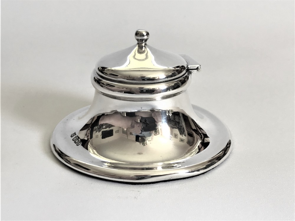 A stylish Edwardian silver inkwell View VI