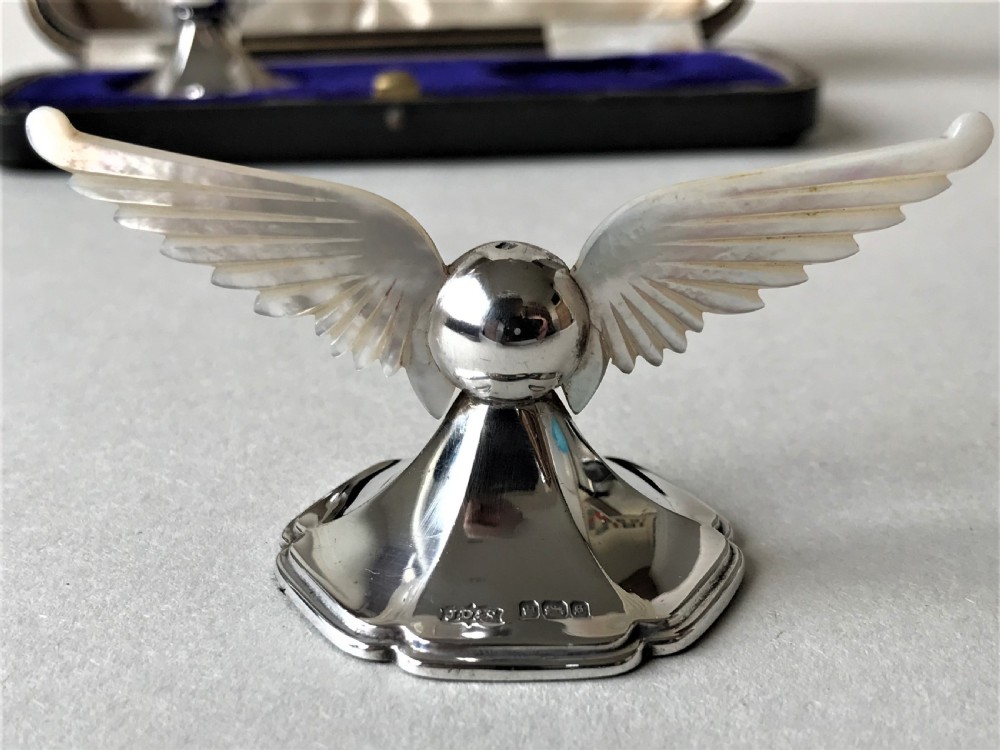 A Stunning Pair Of Edwardian Silver & Mother-of-pearl Knife/spoon Rests View V