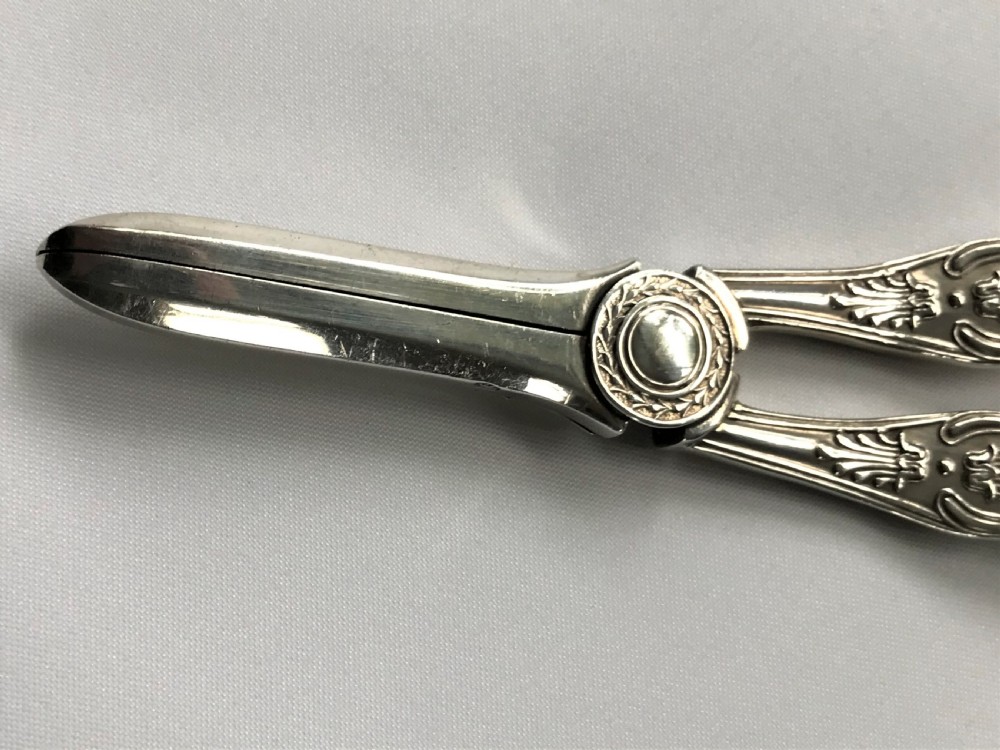 A pair of Kings Pattern silver grape shears View III