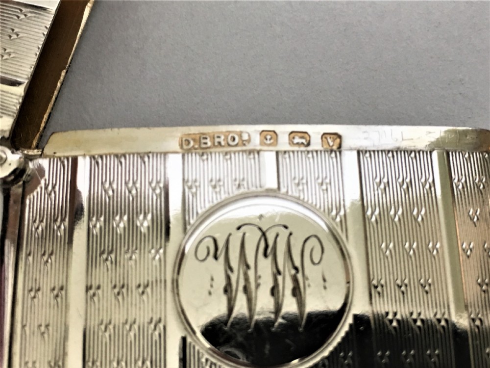 A stylish George V silver vesta View V