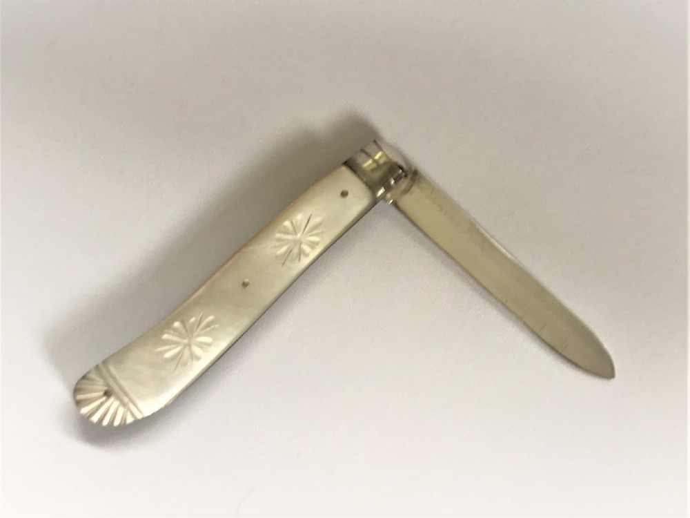 A gorgeous Edwardian silver & mother-of-pearl fruit knife View V