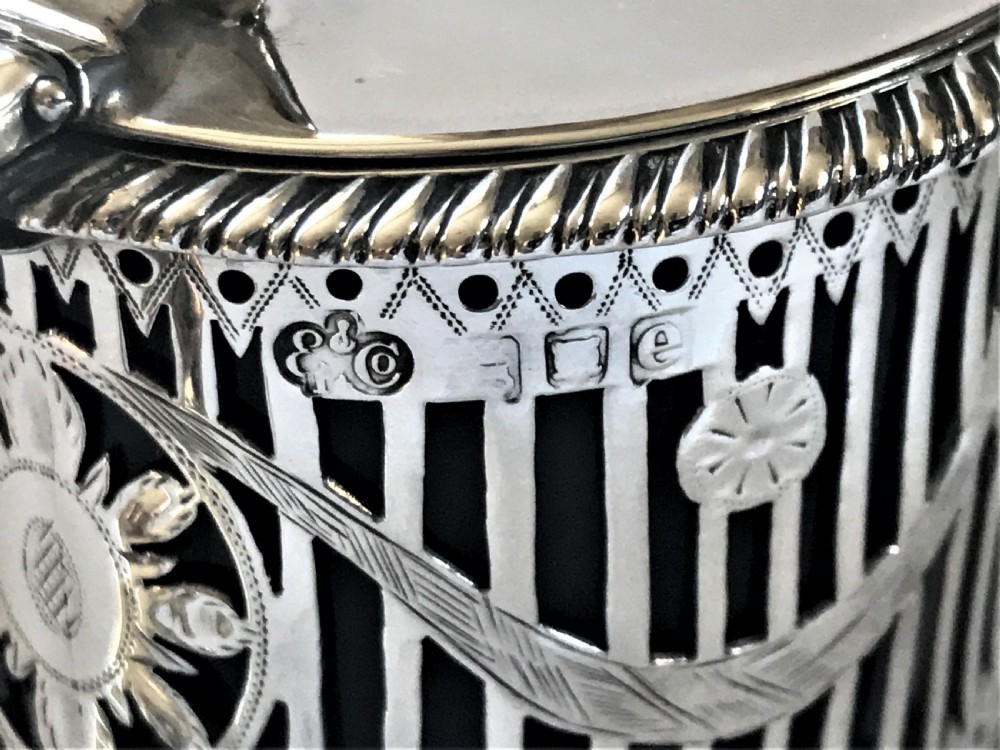 A superb Victorian silver drum mustard & spoon View VII