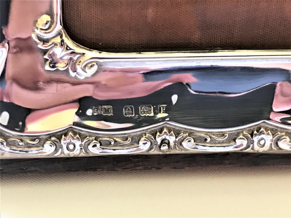 A handsome George V silver photo frame View IV