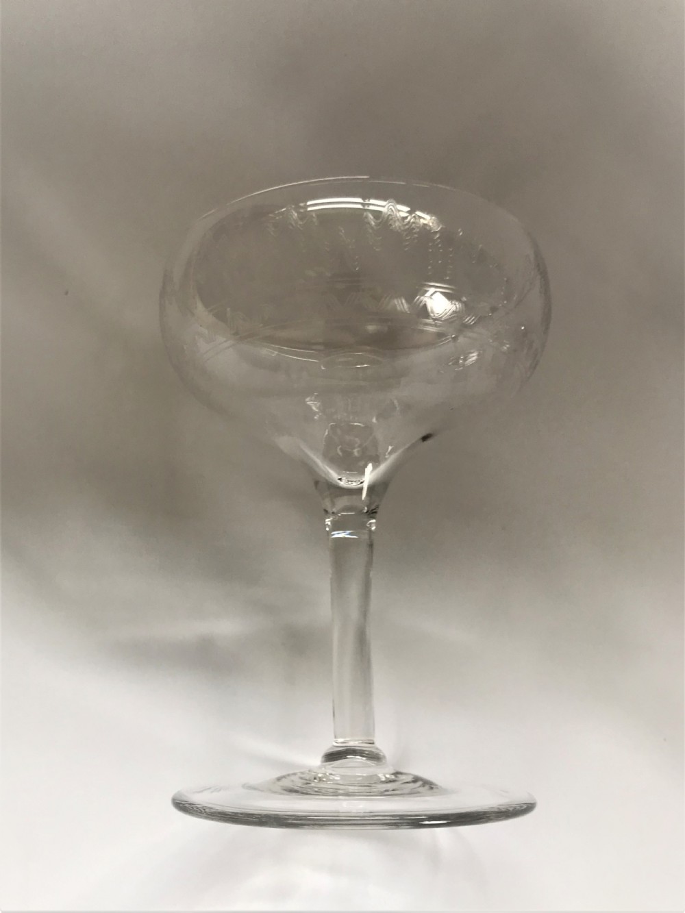 A set of 4 etched champagne bowls View IV