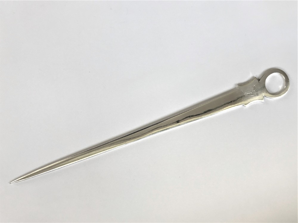A Georgian Irish silver meat skewer