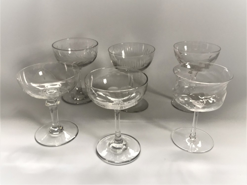 A lovely harlequin set of 6 champagne bowls