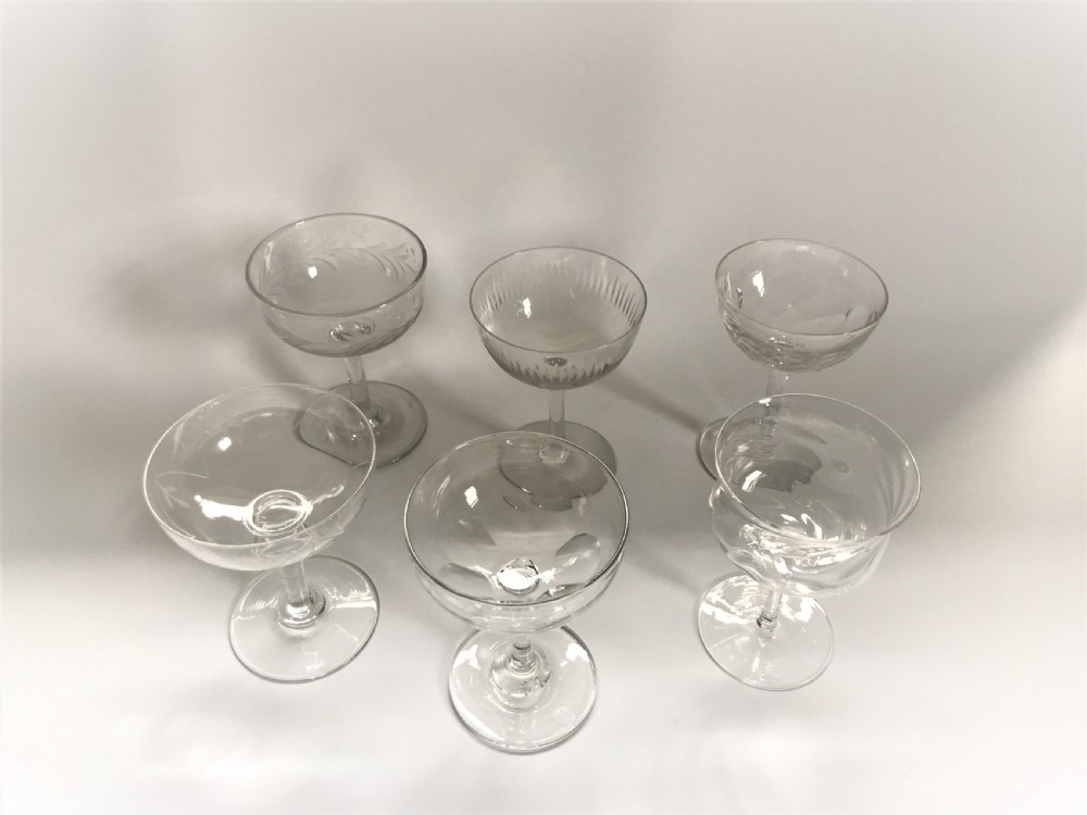 A lovely harlequin set of 6 champagne bowls View II