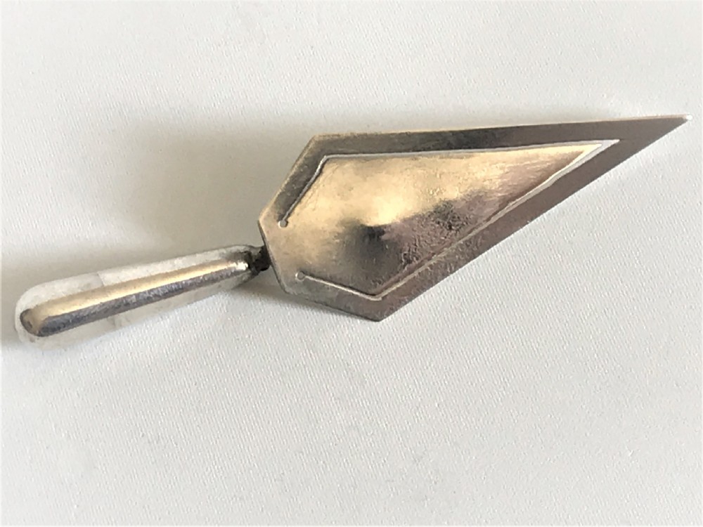 A superb Victorian Agate & Silver trowel bookmark View IV