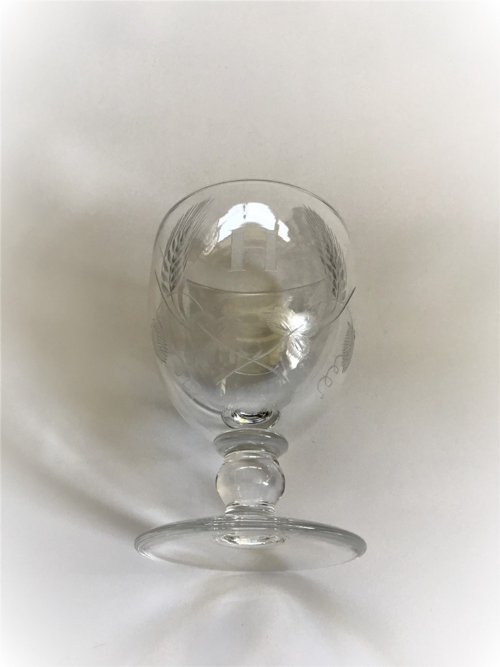 A vintage Brierley rummer etched 'H' View IV