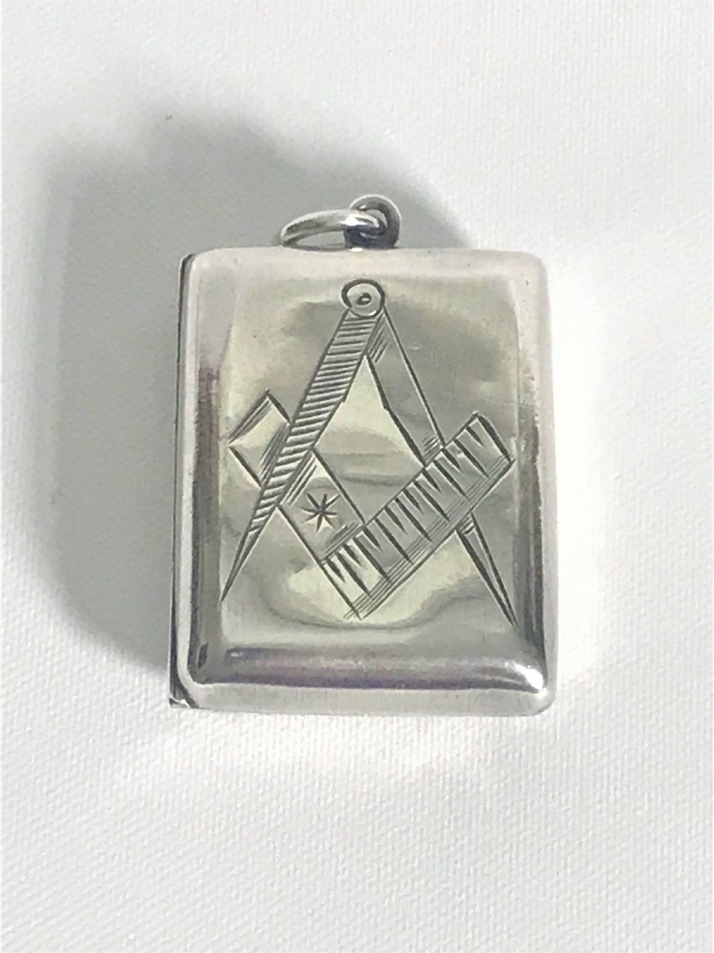 A rare Masonic miniature travelling photo frame View III